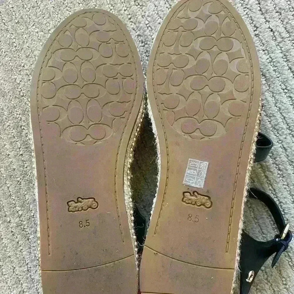 Coach Strap Black Sandal Shoe, size 8.5. - Picture 4 of 8
